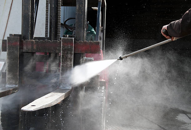 Professional Pressure Washing Services in Parkway, CA